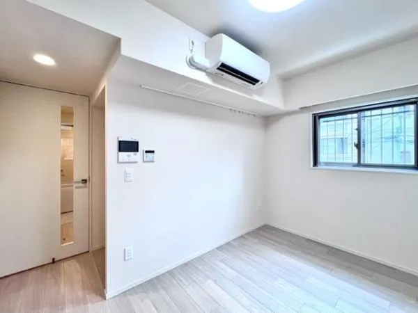 Brillia Ist Komagome - Interior - ["Property", "Window", "Building"]
