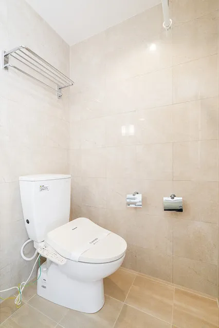 Frontier Residence The Tower Shinagawa - Interior - ["Toilet seat", "Bathroom", "Toilet"]