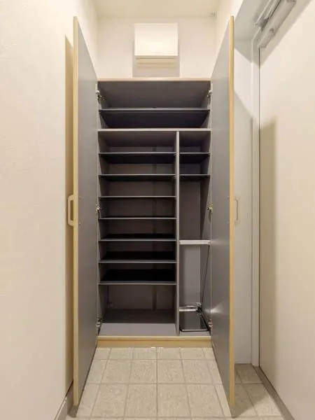 City Forest Morishita - Interior - ["Wood", "Flooring", "Shelving"]