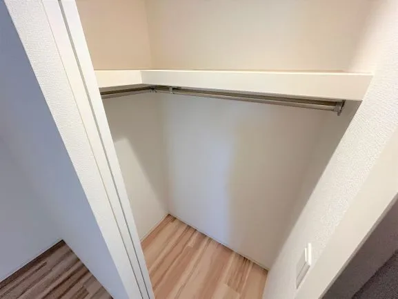 Serenite Fran Shin-Osaka - Interior - ["Wood", "Flooring", "Floor"]