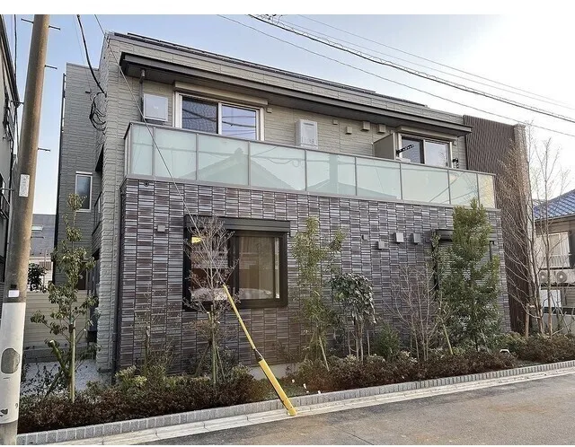 L's Residence Higashi Nakano - Exterior - ["Daylighting", "Siding", "Geraniums"]