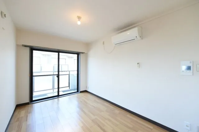 Higashi-Koenji Amflat - Interior - ["Flooring", "Floor", "Ceiling"]