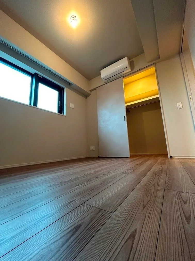 Lefon Progres Shimura Sakaue - Interior - ["Window", "Wood", "Building"]