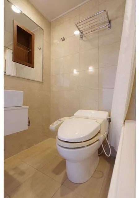Frontier Residence The Tower Shinagawa - Interior - ["Toilet seat", "Plumbing fixture", "Toilet"]
