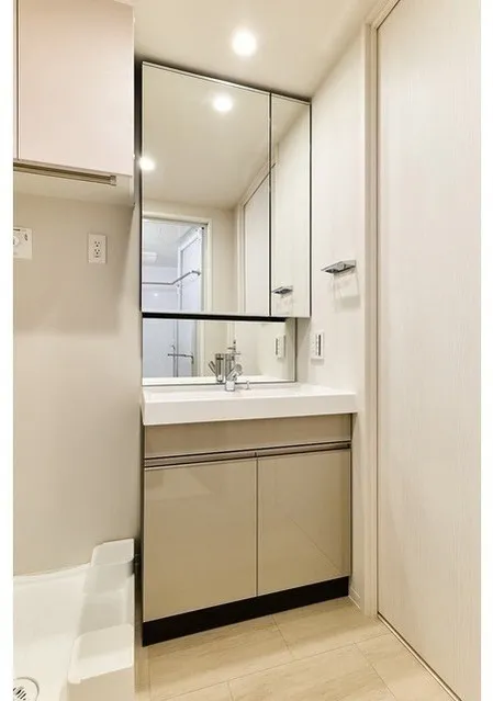 Lefon Progres Akabane Marks - Interior - ["Flooring", "Plumbing fixture", "Interior design"]