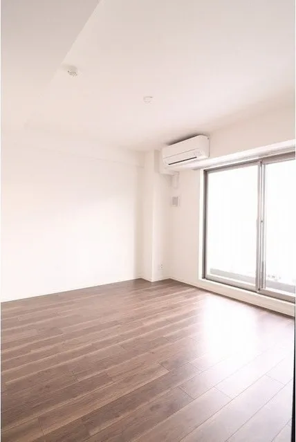 Sanheim Yukigaya Otsuka - Interior - ["Wood", "Floor", "Flooring"]