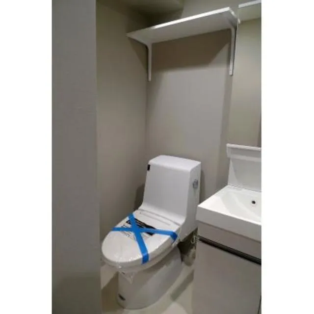 Solani Meguro Fudomae - Interior - ["Wall", "Fixture", "Plumbing fixture"]
