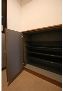 Roppongi View Tower - Interior - ["Wood", "Flooring", "Shelving"]