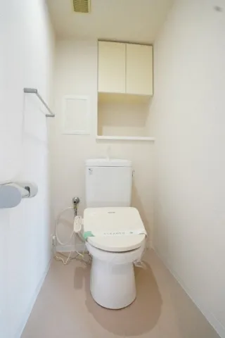 Axia Ikebukuro - Interior - ["Plumbing fixture", "Flooring", "Toilet seat"]