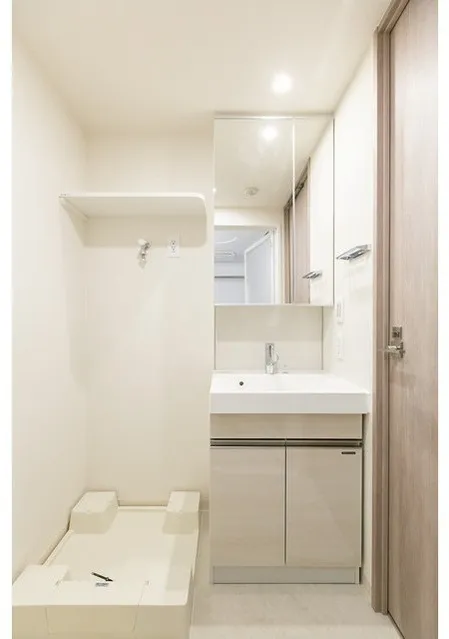 CASSIA Ueno Iriya - Interior - ["Flooring", "Plumbing fixture", "Floor"]