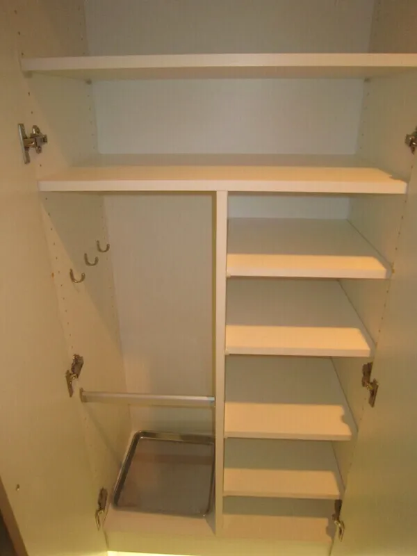 Concieria Nishi Shinjuku TOWER'S WEST - Interior - ["Shelving", "Design", "Household hardware"]