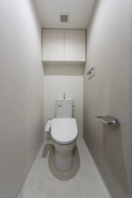 Farel Sasazuka II - Interior - ["Plumbing fixture", "Toilet seat", "Bathroom"]