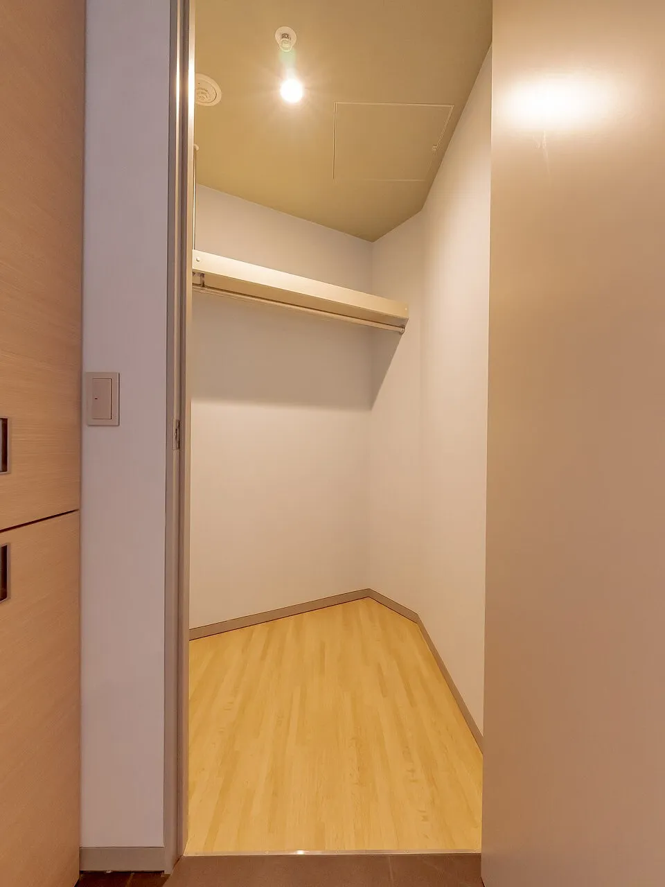 Central Park Tower La Tour Shinjuku - Interior - ["Building", "Wood", "House"]