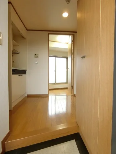 Grandeur Mejiro Nishi - Interior - ["Building", "Door", "Fixture"]