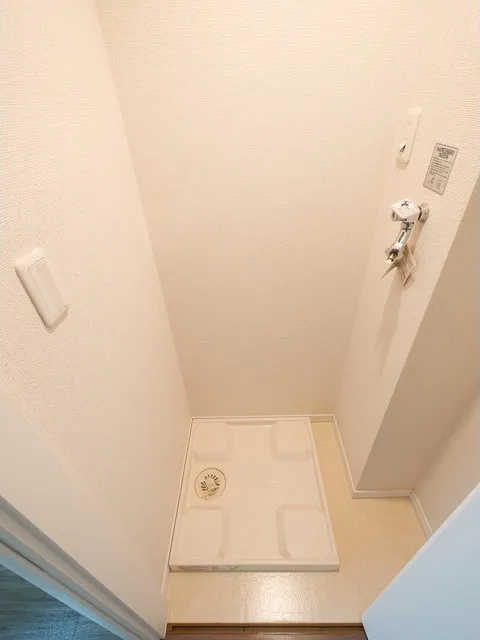 Orchid Residence Itabashi - Interior - ["Building", "Fixture", "House"]