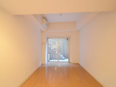 Milroom Minami Aoyama - Interior - ["Building", "Wood", "Hall"]