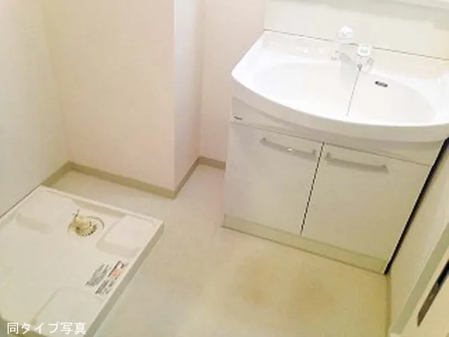 Comforia Tachibana Sumida - Interior - ["Bathroom cabinet", "Tap", "Plumbing fixture"]