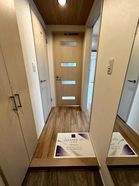 Residia Hiroo Ⅱ - Interior - ["Wood", "Flooring", "Floor"]