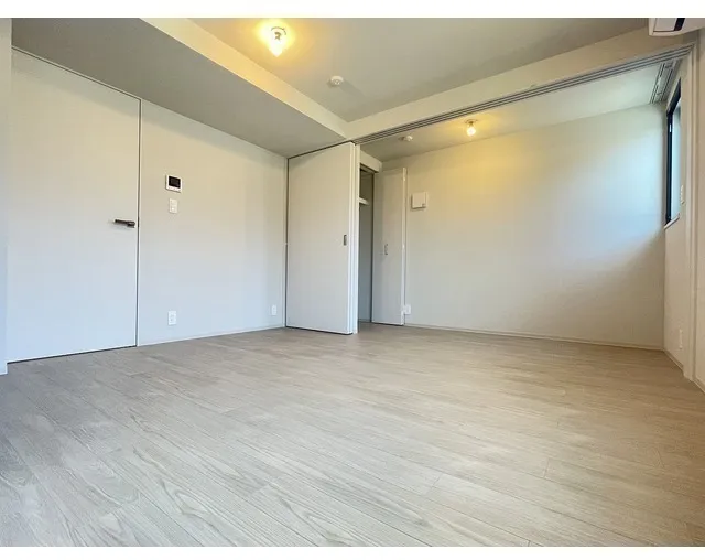 Well Square Yawata-Yama - Interior - ["Flooring", "Floor", "Ceiling"]