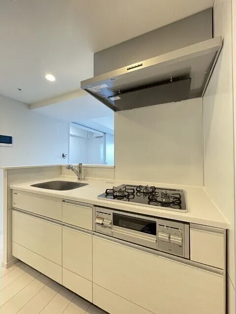 Comforia Liv Ueno - Interior - ["Kitchen Appliance", "Major appliance", "Kitchen"]