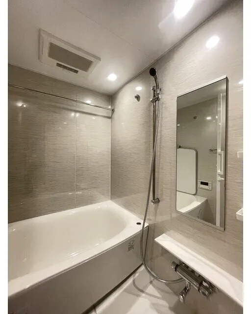 Season Flats Omorinishi - Interior - ["Bathroom", "Plumbing fixture", "Flooring"]