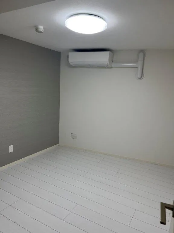 LiveFlat Togoshi - Interior - ["Building", "Wood", "Fixture"]