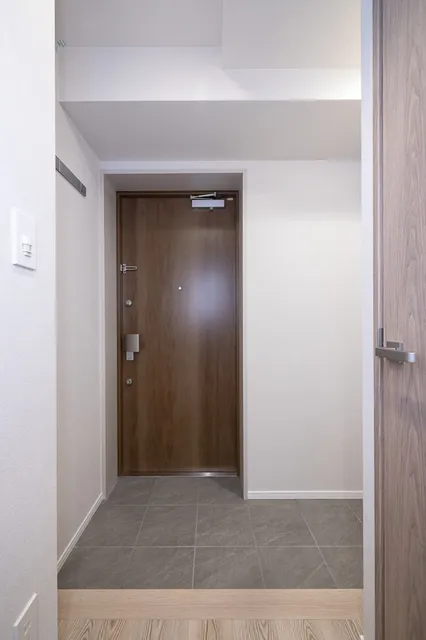 Monolith Hiroo - Interior - ["Flooring", "Wall", "Floor"]