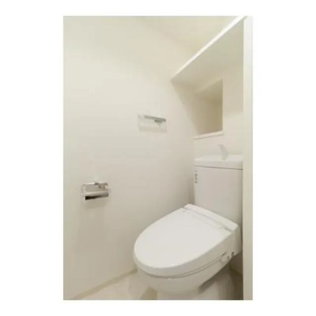 La Vie Lente Ochanomizu - Interior - ["Bathroom", "Toilet", "Rectangle"]