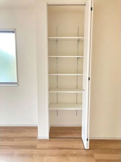 Kolet Takane Housing #02 - Interior - ["Wood", "Shelving", "Shelf"]