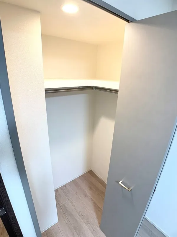 Orchid Residence Morishita - Interior - ["Flooring", "Wood", "Floor"]