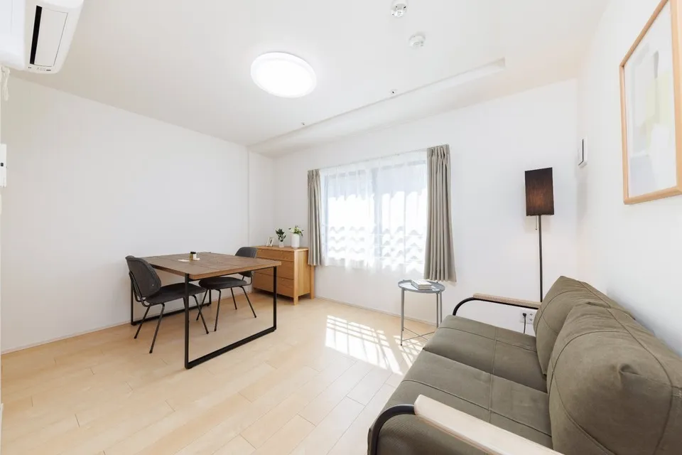 Hmlet Nishi-Shinjuku - Interior - ["Furniture", "Interior design", "Flooring"]