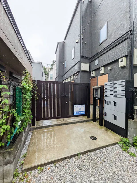 Brilliant Kanamecho - Exterior - ["Floor", "Door", "Composite material"]