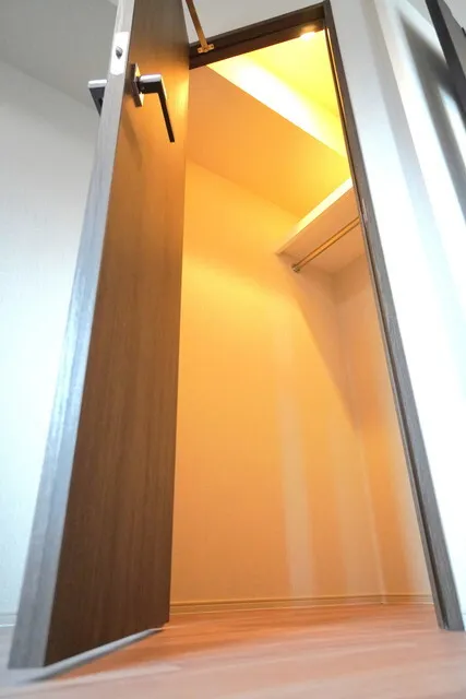 Brillia Ist Ueno Inaricho - Interior - ["Building", "Wood", "Interior design"]