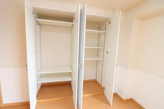 Comforia Mishuku - Interior - ["Fixture", "Rectangle", "Shelving"]