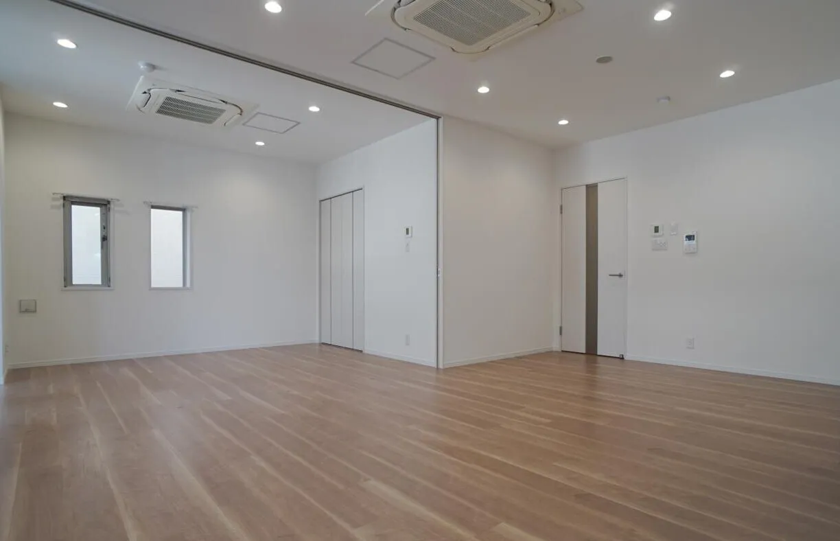 Qu4ttro Arca Kudan (Quatro Arca 9th Dan) - Interior - ["Flooring", "Wood flooring", "Floor"]