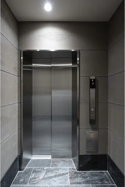 Myupure Sugamo Station - Other - ["Elevator", "Glass", "Silver"]