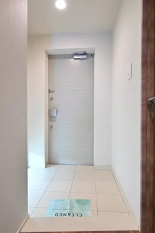 Open Residencia Takanawa Place - Interior - ["Flooring", "Wall", "Floor"]