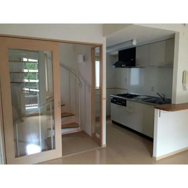 Belle Maison (3 Floor Maisonette) - Interior - Kitchen