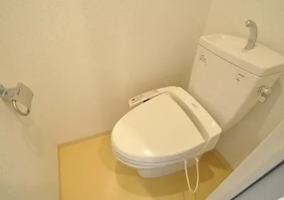 Premier Stage Komagome - Interior - ["Plumbing fixture", "Toilet", "Toilet seat"]