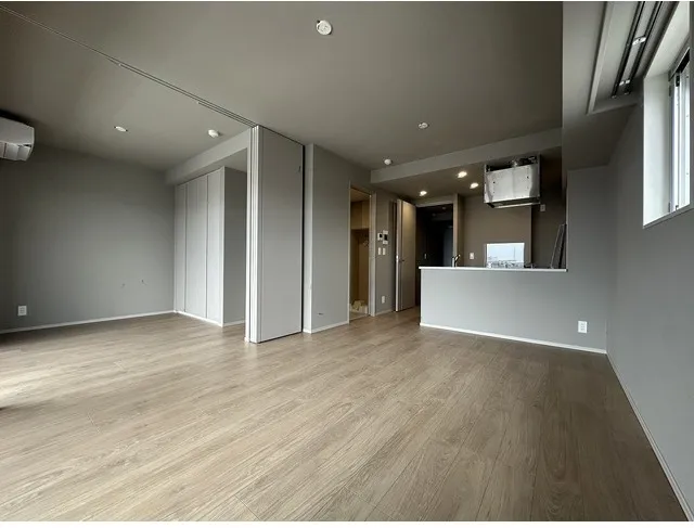 Baus Flats Kuramae - Interior - ["Flooring", "Floor", "Ceiling"]