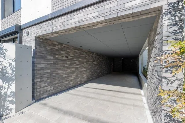 Zweite Kotake Mukaihara - Exterior - ["Road surface", "Shade", "Asphalt"]