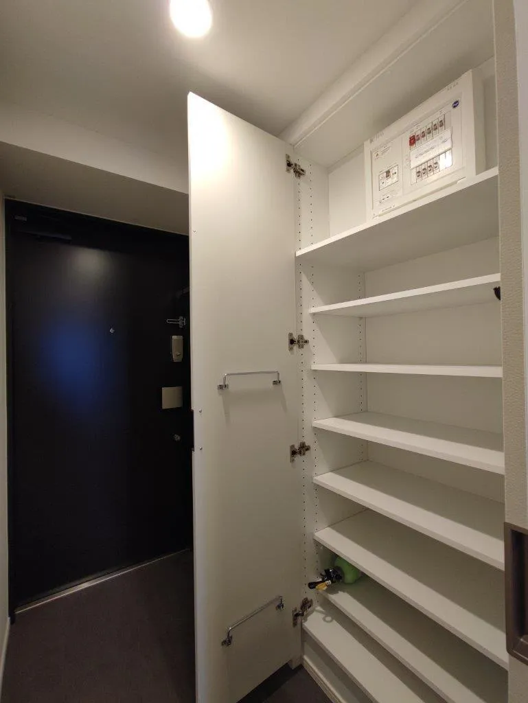 Cross Residence Takadanobaba - Interior - ["Building", "Property", "Door"]