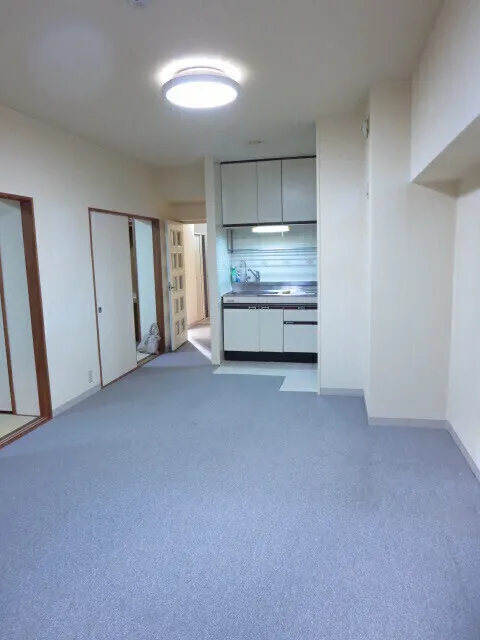 Hongo Ikizaka Heights - Interior - ["Building", "Property", "Cabinetry"]