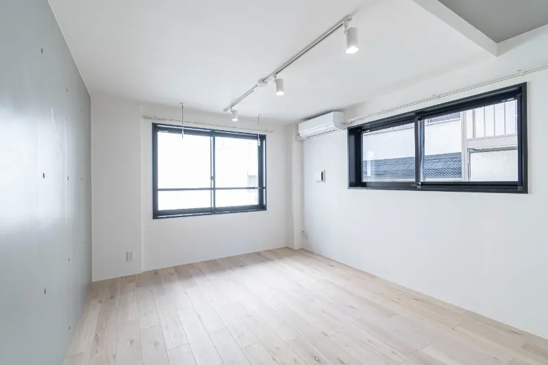K-Suite Tokyo Toritsu Daigaku - Interior - ["Ceiling", "Apartment", "Wood flooring"]