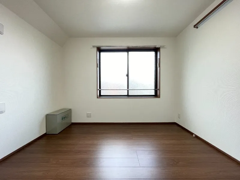 Charon - Interior - ["Flooring", "Floor", "Wood"]