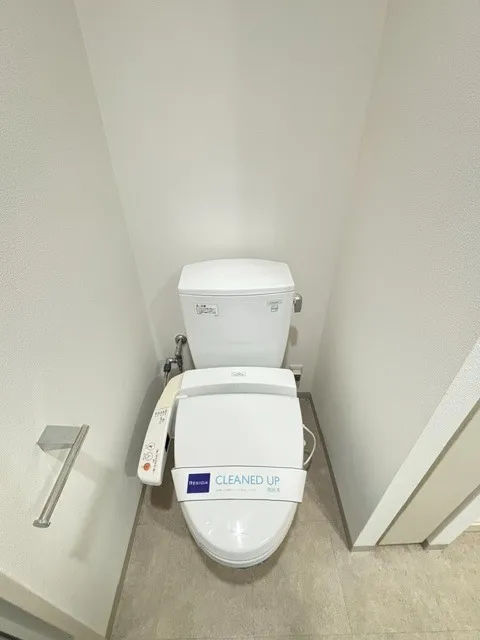 Residia Tsukishima II - Interior - ["Toilet seat", "Plumbing fixture", "Toilet"]