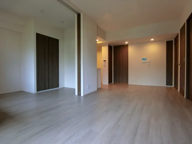 The Parkhouse Toyocho Midori Guest House - Interior - ["Building", "Door", "Window"]