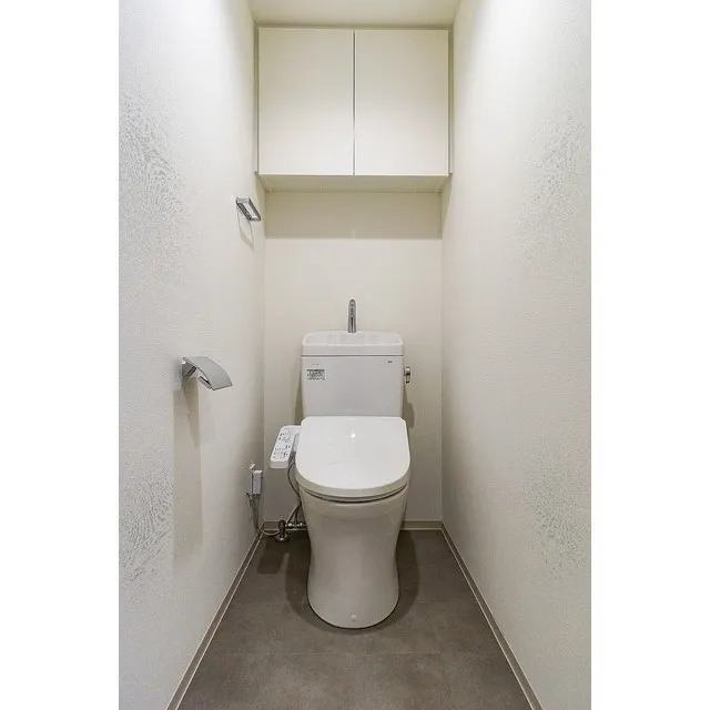 Due Minami Sunamachi - Interior - ["Plumbing fixture", "Toilet seat", "Toilet"]