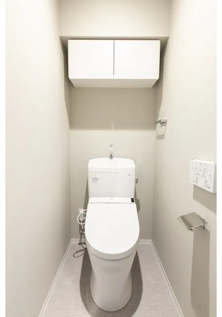 LIBR GRANT Nishi Shinjuku WEST - Interior - ["Toilet seat", "Plumbing fixture", "Toilet"]