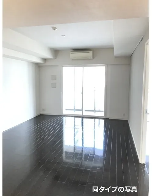 Conforia Higashi-Ikebukuro  - Interior - ["Flooring", "Floor", "Ceiling"]
